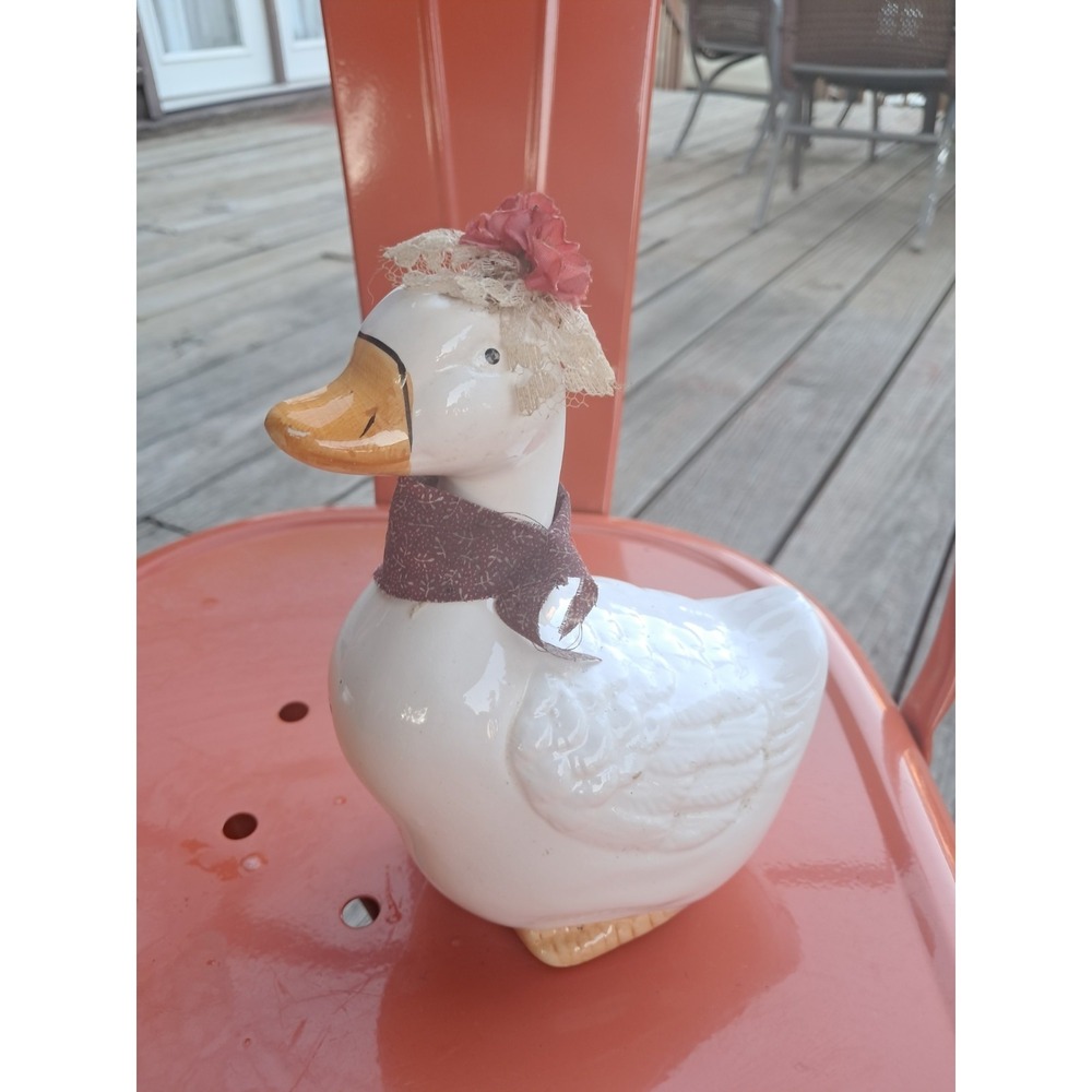 Elegant Antique Charm: White Vintage Porcelain/Ceramic Duck Figurine Home Decor